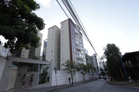 Apartamento à venda com 77m², 3 quartos e 2 vagasFachada