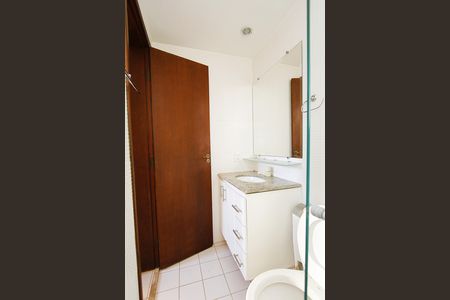 Apartamento à venda com 77m², 3 quartos e 2 vagasBanheiro da Suíte