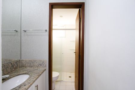 Apartamento à venda com 77m², 3 quartos e 2 vagasBanheiro Social