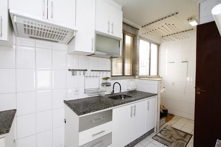 Apartamento à venda com 77m², 3 quartos e 2 vagasCozinha