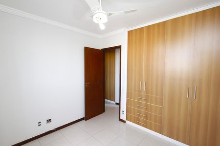 Apartamento à venda com 77m², 3 quartos e 2 vagasQuarto 2
