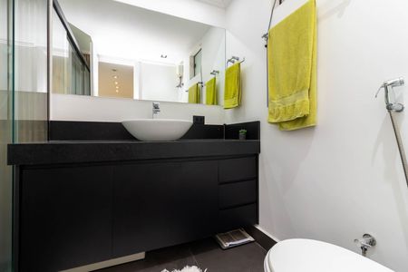 Apartamento para alugar com 60m², 1 quarto e 2 vagasBanheiro da Suíte