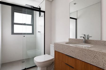 Banheiro de kitnet/studio para alugar com 1 quarto, 23m² em Cerqueira César, São Paulo