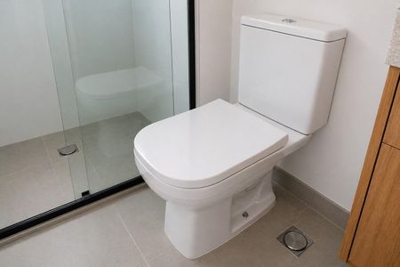 Banheiro de kitnet/studio para alugar com 1 quarto, 23m² em Cerqueira César, São Paulo