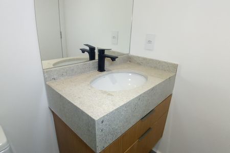 Lavabo de apartamento para alugar com 2 quartos, 83m² em Cerqueira César, São Paulo