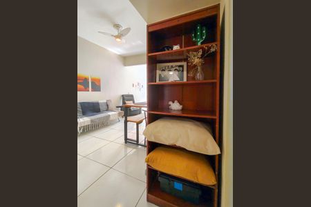 Apartamento para alugar com 70m², 2 quartos e sem vaga Apartamento para alugar com 70m², 2 quartos e sem vagaCorredor