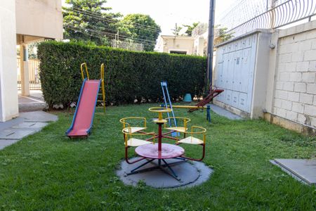 Apartamento à venda com 122m², 3 quartos e 2 vagas Apartamento à venda com 122m², 3 quartos e 2 vagasÁrea comum - Playground