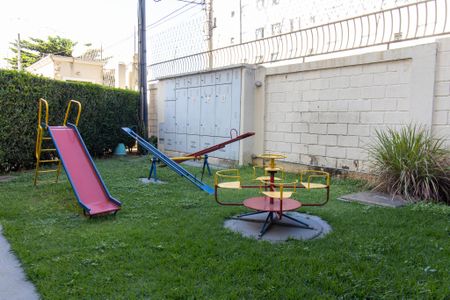 Apartamento à venda com 122m², 3 quartos e 2 vagas Apartamento à venda com 122m², 3 quartos e 2 vagasÁrea comum - Playground
