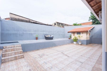 Casa à venda com 170m², 3 quartos e 2 vagasQuintal