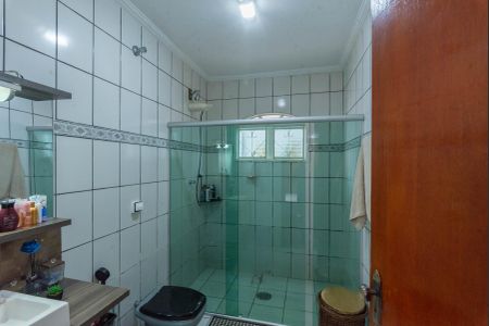 Casa à venda com 170m², 3 quartos e 2 vagasBanheiro da Suíte
