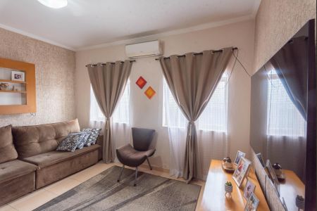 Casa à venda com 170m², 3 quartos e 2 vagasSala