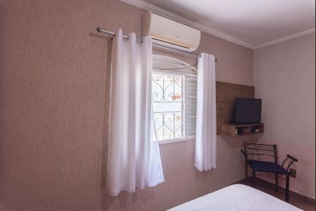 Casa à venda com 170m², 3 quartos e 2 vagasSuíte