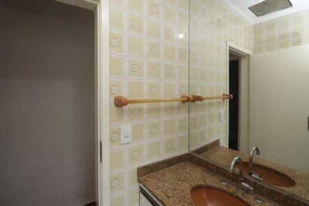 Casa à venda com 120m², 3 quartos e 2 vagasBanheiro