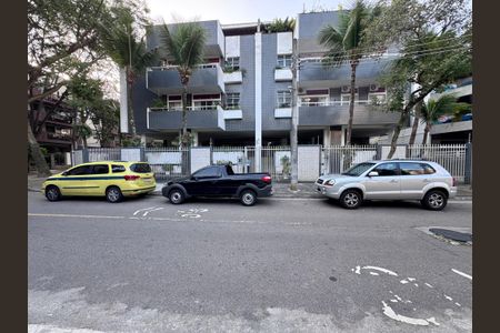 Apartamento para alugar com 205m², 3 quartos e 2 vagasFachada