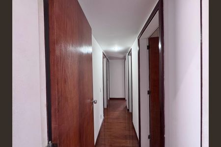Apartamento para alugar com 205m², 3 quartos e 2 vagasCorredor