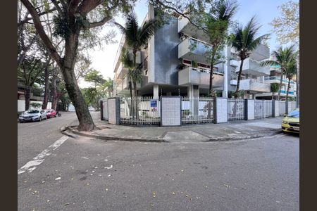 Apartamento para alugar com 205m², 3 quartos e 2 vagasFachada