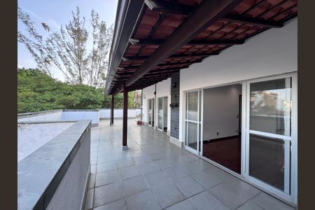 Apartamento para alugar com 205m², 3 quartos e 2 vagasTerraço