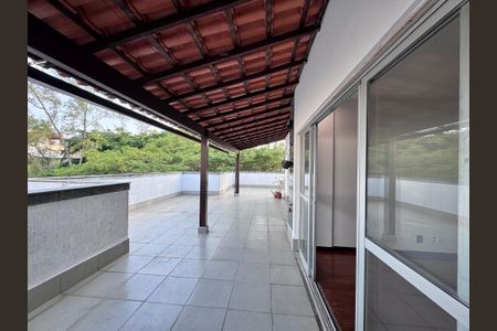 Apartamento para alugar com 205m², 3 quartos e 2 vagasTerraço