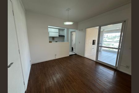 Sala de apartamento para alugar com 2 quartos, 80m² em Empresarial 18 do Forte, Barueri