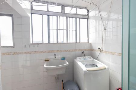 Apartamento à venda com 68m², 2 quartos e 1 vaga Apartamento à venda com 68m², 2 quartos e 1 vagaCozinha e Área de Serviço