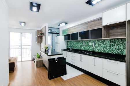 Sala de apartamento para alugar com 2 quartos, 58m² em Vila Gopouva, Guarulhos
