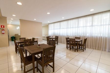 Apartamento para alugar com 58m², 2 quartos e 1 vagaÁrea comum - Salão de festas