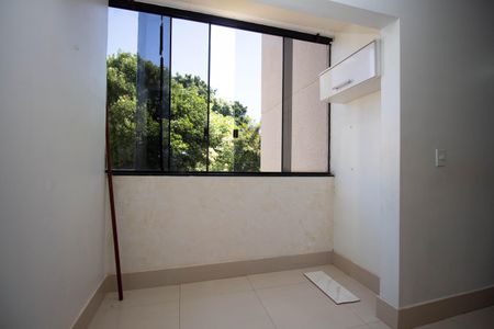 Apartamento para alugar com 2147483650m², 2 quartos e 1 vagaSacada