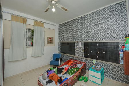 Casa à venda com 300m², 4 quartos e 6 vagas Casa à venda com 300m², 4 quartos e 6 vagasQuarto 2