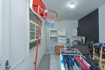 Casa à venda com 300m², 4 quartos e 6 vagas Casa à venda com 300m², 4 quartos e 6 vagasQuarto de Serviço