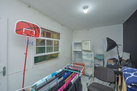 Casa à venda com 300m², 4 quartos e 6 vagas Casa à venda com 300m², 4 quartos e 6 vagasQuarto de Serviço