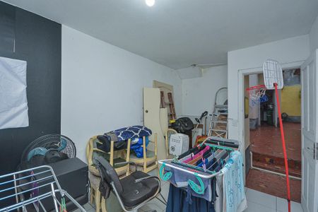 Casa à venda com 300m², 4 quartos e 6 vagas Casa à venda com 300m², 4 quartos e 6 vagasQuarto de Serviço
