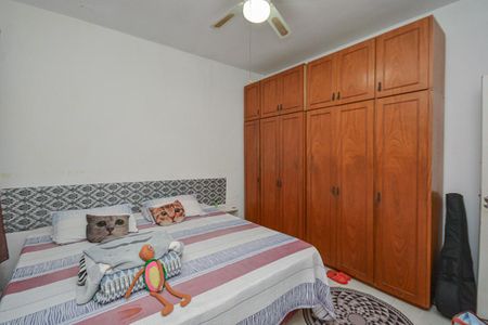 Casa à venda com 300m², 4 quartos e 6 vagas Casa à venda com 300m², 4 quartos e 6 vagasQuarto 1