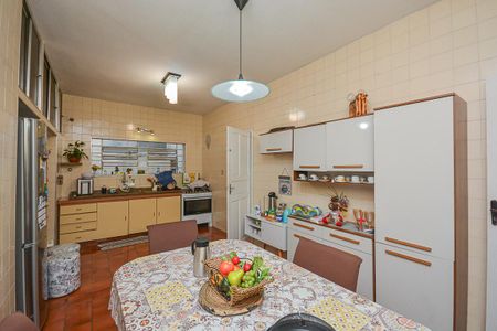 Casa à venda com 300m², 4 quartos e 6 vagas Casa à venda com 300m², 4 quartos e 6 vagasCozinha