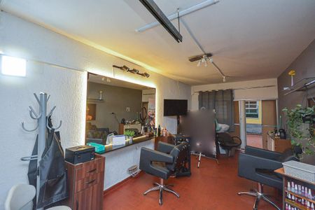 Casa à venda com 300m², 4 quartos e 6 vagas Casa à venda com 300m², 4 quartos e 6 vagasGaragem