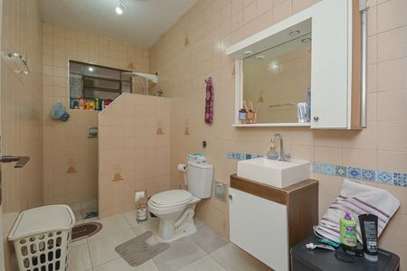 Casa à venda com 300m², 4 quartos e 6 vagas Casa à venda com 300m², 4 quartos e 6 vagasBanheiro