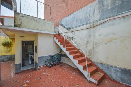 Casa à venda com 300m², 4 quartos e 6 vagas Casa à venda com 300m², 4 quartos e 6 vagasQuintal