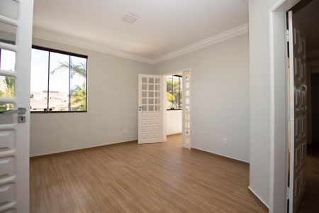 Casa de condomínio para alugar com 360m², 5 quartos e 2 vagas Casa de condomínio para alugar com 360m², 5 quartos e 2 vagasSala 2