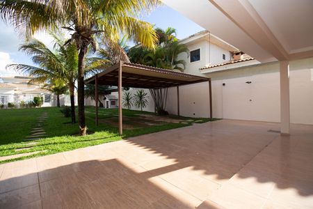 Casa de condomínio para alugar com 360m², 5 quartos e 2 vagas Casa de condomínio para alugar com 360m², 5 quartos e 2 vagasVaranda