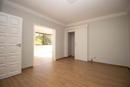 Casa de condomínio para alugar com 360m², 5 quartos e 2 vagas Casa de condomínio para alugar com 360m², 5 quartos e 2 vagasSuíte