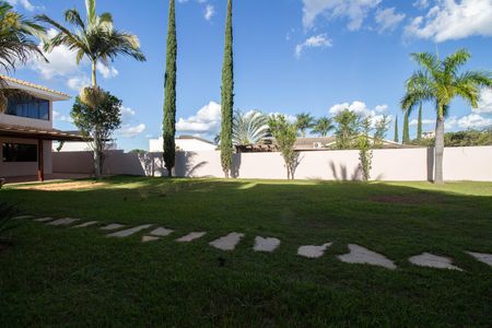 Casa de condomínio para alugar com 360m², 5 quartos e 2 vagas Casa de condomínio para alugar com 360m², 5 quartos e 2 vagasQuintal