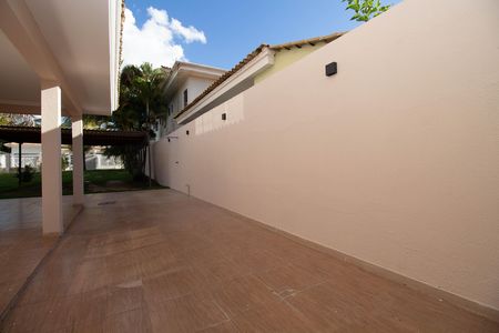 Casa de condomínio para alugar com 360m², 5 quartos e 2 vagas Casa de condomínio para alugar com 360m², 5 quartos e 2 vagasVaranda