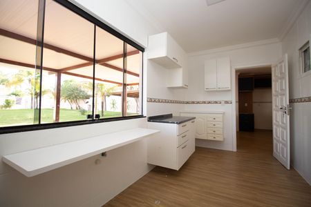 Casa de condomínio para alugar com 360m², 5 quartos e 2 vagas Casa de condomínio para alugar com 360m², 5 quartos e 2 vagasÁrea de Serviço