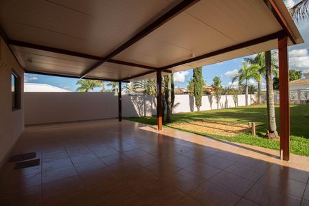 Casa de condomínio para alugar com 360m², 5 quartos e 2 vagas Casa de condomínio para alugar com 360m², 5 quartos e 2 vagasVaranda