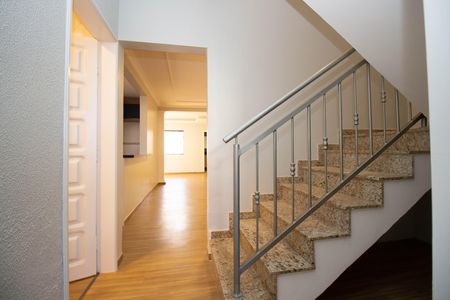 Casa de condomínio para alugar com 360m², 5 quartos e 2 vagas Casa de condomínio para alugar com 360m², 5 quartos e 2 vagasCorredor