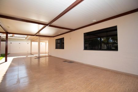 Casa de condomínio para alugar com 360m², 5 quartos e 2 vagas Casa de condomínio para alugar com 360m², 5 quartos e 2 vagasVaranda
