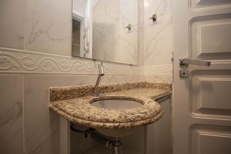 Casa de condomínio para alugar com 360m², 5 quartos e 2 vagas Casa de condomínio para alugar com 360m², 5 quartos e 2 vagasBanheiro Social