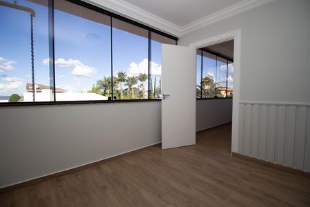 Casa de condomínio para alugar com 360m², 5 quartos e 2 vagas Casa de condomínio para alugar com 360m², 5 quartos e 2 vagasQuarto 4