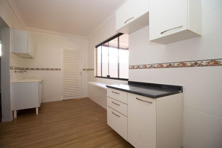 Casa de condomínio para alugar com 360m², 5 quartos e 2 vagas Casa de condomínio para alugar com 360m², 5 quartos e 2 vagasÁrea de Serviço