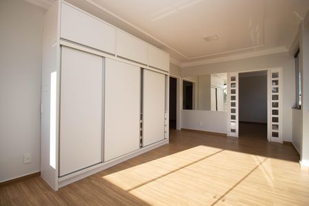 Casa de condomínio para alugar com 360m², 5 quartos e 2 vagas Casa de condomínio para alugar com 360m², 5 quartos e 2 vagasQuarto 2