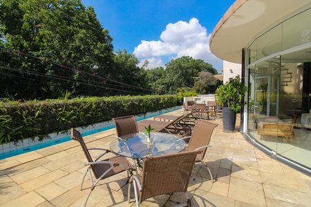 Casa à venda com 697m², 4 quartos e 5 vagasPiscina